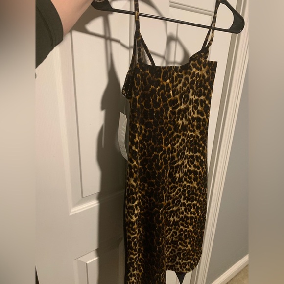 Almost Famous Leopard Print Dress NWT Animal Cheetah Bodycon Fitted Short Sexy - Picture 9 of 10